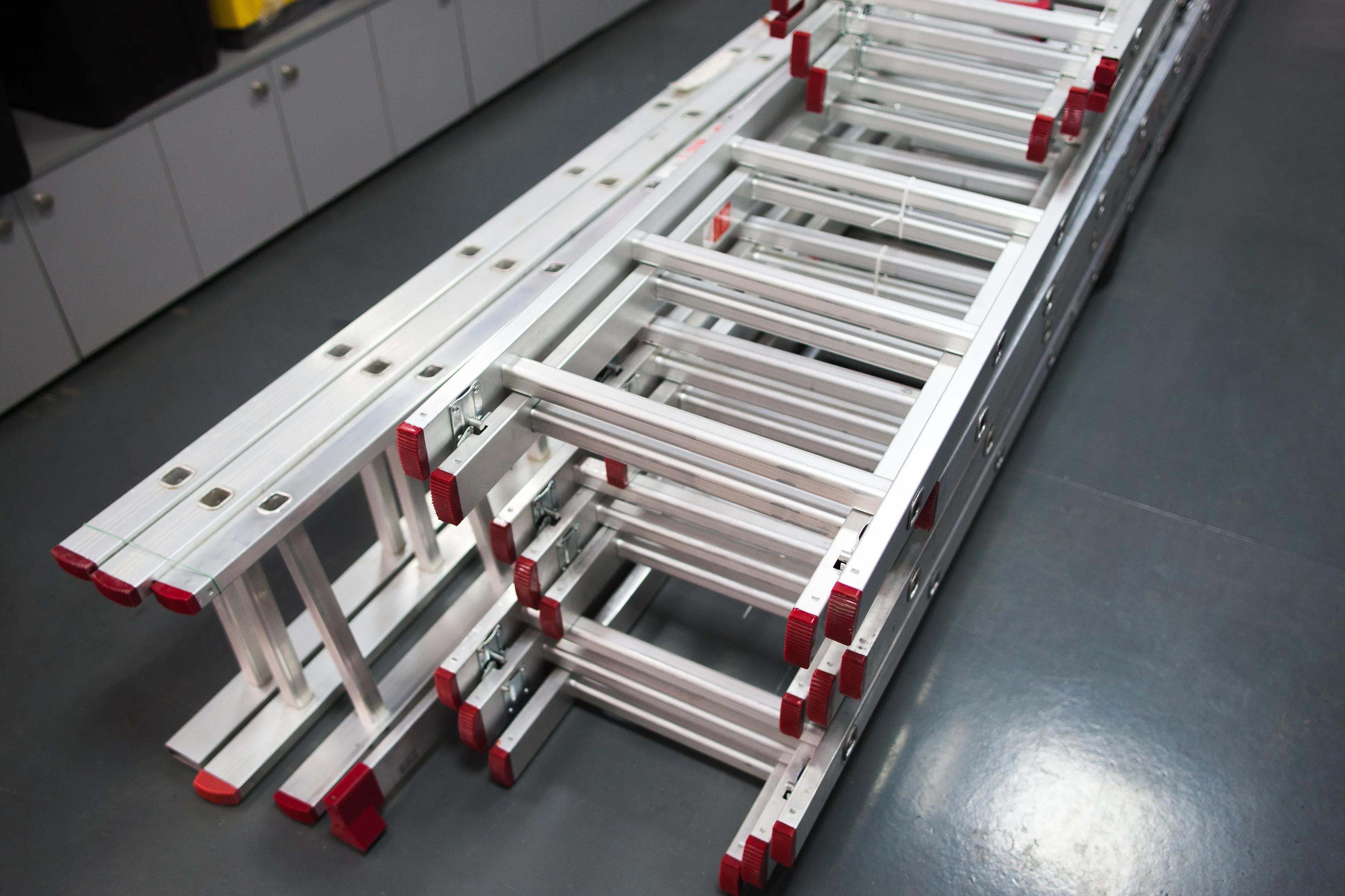 Categoria escada de aluminio de Portal Construção Civil